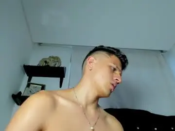 Chaturbate Best live sex cam show of kevin_ahs1