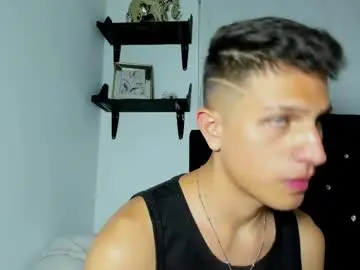 Chaturbate Live Sex Cam of kevin_ahs1