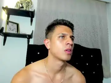 Chaturbate Best live sex cam show of kevin_ahs1