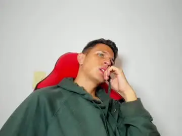 Chaturbate Nude Webcam of kevin_ahs1