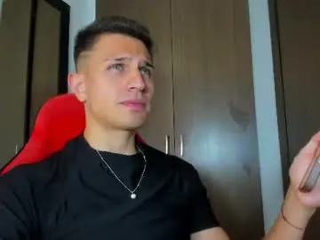 Chaturbate Nude Webcam of kevin_ahs1