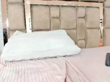 Chaturbate Live Sex Cam of lilian_starfire