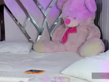 Chaturbate Live Sex Cam of daicell_juliana