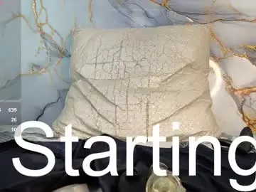 Chaturbate Nude Webcam of maevekuro