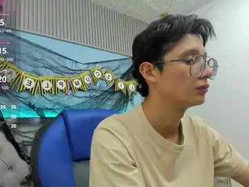 Chaturbate Free Live Porn of santiago_russo18