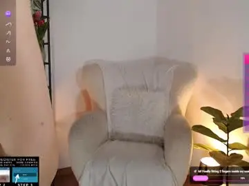 Chaturbate Nude Webcam of lucylia_