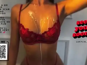 Chaturbate Nude Webcam of lucylia_