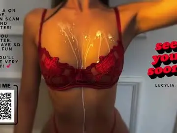 Chaturbate Live Sex Cam of lucylia_