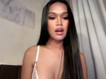 Chaturbate Live Sex Cam of cinnamoncandy14