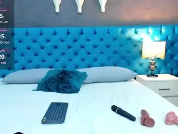 Chaturbate Best live sex cam show of lunnamoretti