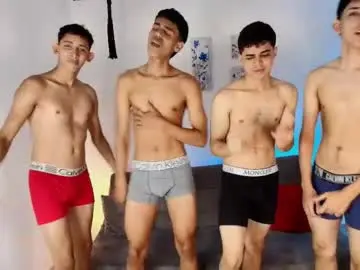 Chaturbate Live Sex Cam of chillbicrew