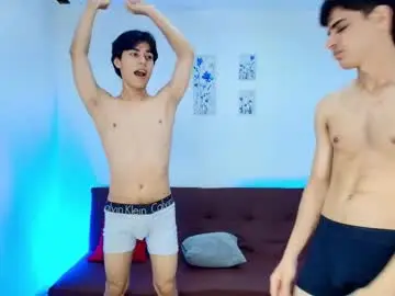 Chaturbate Watch Live Sex Cams of chillbicrew