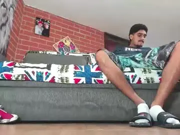 Chaturbate Live Sex Cam of y0ung_master_