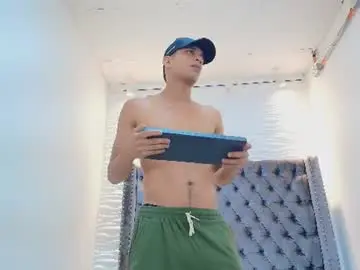 Chaturbate Free Porn Cam of tommy_jones2