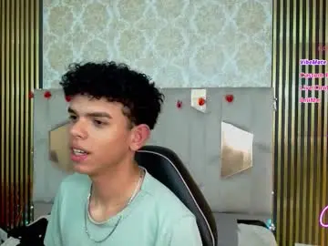 Chaturbate Live Sex Cam of keahi_tay