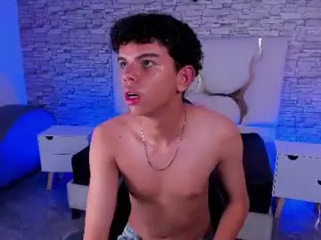 Chaturbate Live Sex Cam of keahi_tay