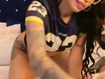 Chaturbate Free Live Porn of madele_hills