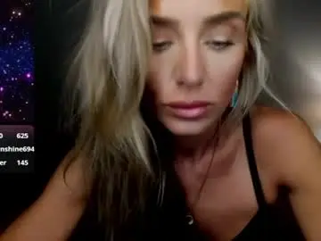 Chaturbate Live Sex Cam of theselina_kyle