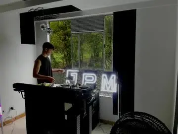 Chaturbate Sex Cam of yizus_bonz