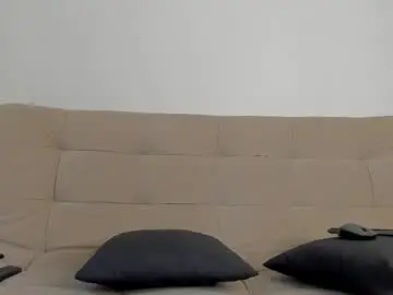 Chaturbate Live Sex Cam of yizus_bonz