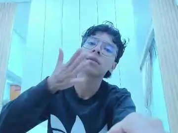 Chaturbate Live Porn of adams_bobby