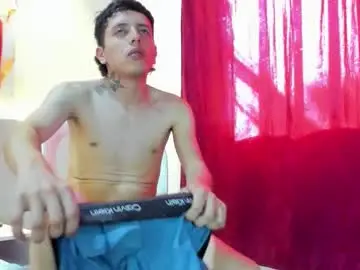 Chaturbate Live Sex Cam of esteban_2102