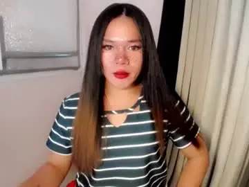 Chaturbate Live Sex Cam of bella_ngo