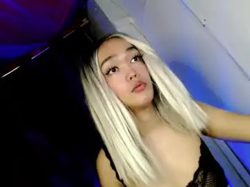 Chaturbate Live Sex Cam of hot_moma69