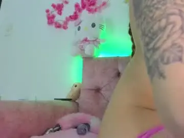 Chaturbate Live Sex Cam of isa_glow