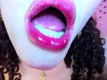 Chaturbate Live Sex Cam of lucianromeo17