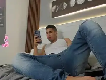 Chaturbate Live Sex of mauro_boy