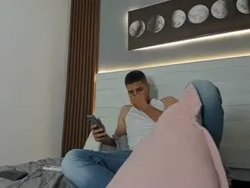 Chaturbate Adult Webcams of mauro_boy
