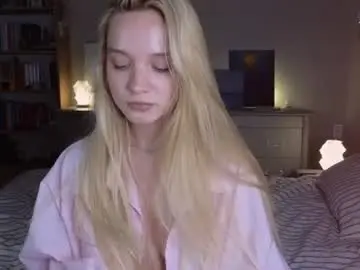 Chaturbate Live Sex Cam of thatonerabbit