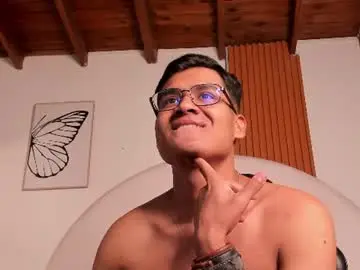 Chaturbate Live Porn of thiagovega_