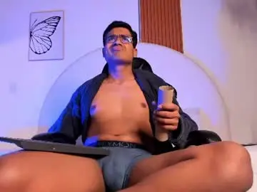 Chaturbate Live Sex Cam of thiagovega_