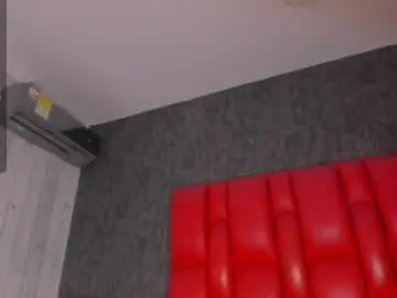 Chaturbate Live Sex Cam of dominicsccott