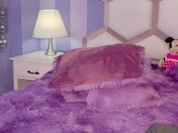 Chaturbate Live Sex Cam of yvi_taylor