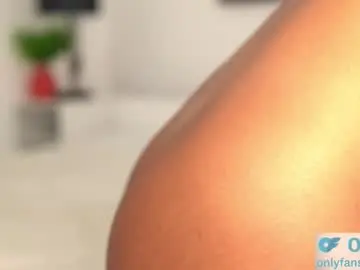 Chaturbate Live Sex Cam of aliakai