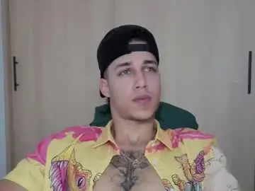 Chaturbate Live Sex Cam of orionblaze69_