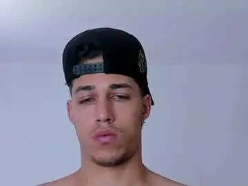Chaturbate Free Porn Cam of orionblaze69_