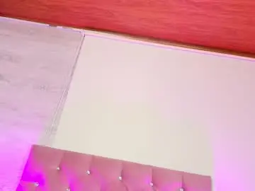 Chaturbate Live Sex Cam of aleja_hill