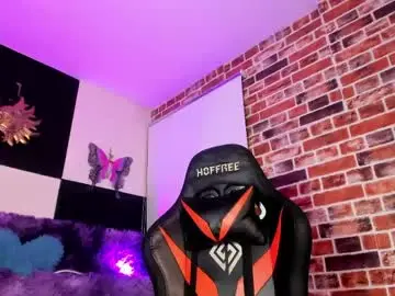 Chaturbate Live Porn of aleja_hill