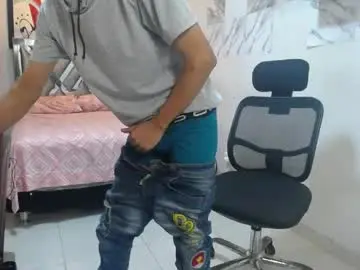 Chaturbate Free Porn Cam of andrescoll25