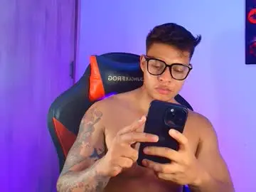 Chaturbate Free Live Porn of evan_greey