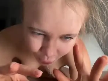 Chaturbate Live Sex Cam of iamclaire_