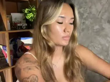 Chaturbate Live Sex Cam of immahawaii