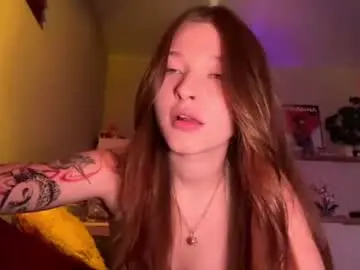 Chaturbate Live Sex Cam of lakiaeskuchen