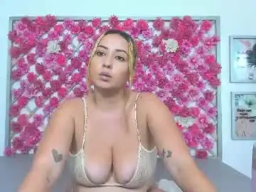 Chaturbate Live Sex Cam of emmyrouse_