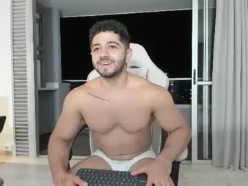 Chaturbate Best live sex cam show of thiago_moretti