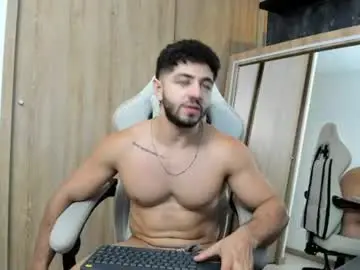 Chaturbate Live Sex Cam of thiago_moretti